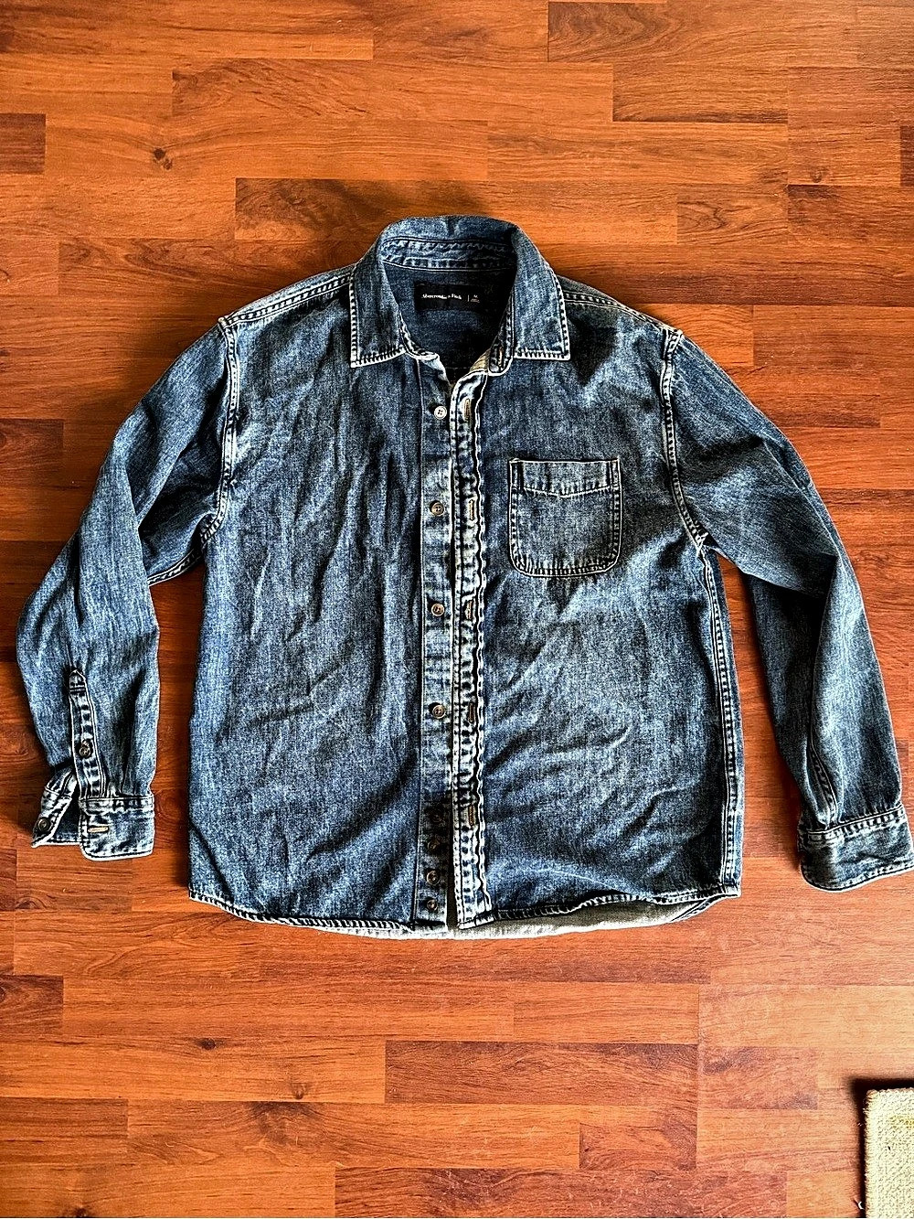 Abercrombie & Fitch Denim Button Down Shirt Size Medium